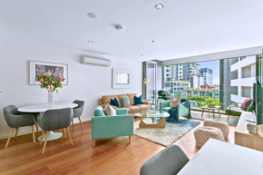 OXLST - St Leonards Sophistication Everything at Doorstep, Sydney